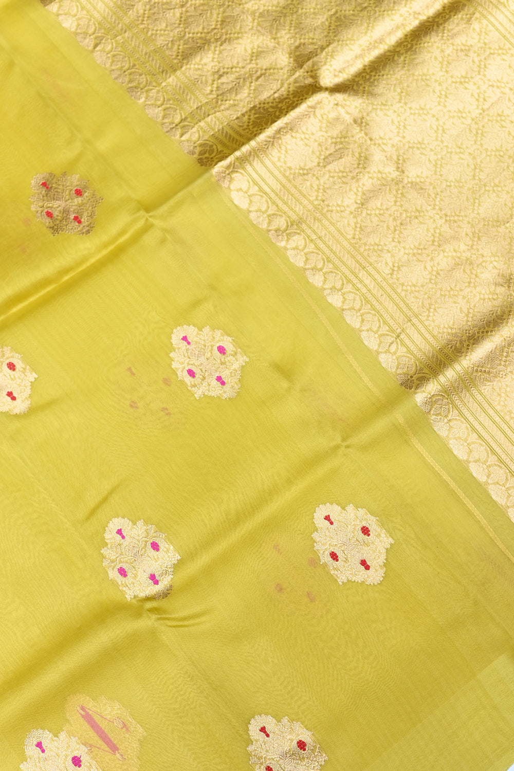 Butter Yellow Motif Breezy Organza Handwoven Banarasi Saree