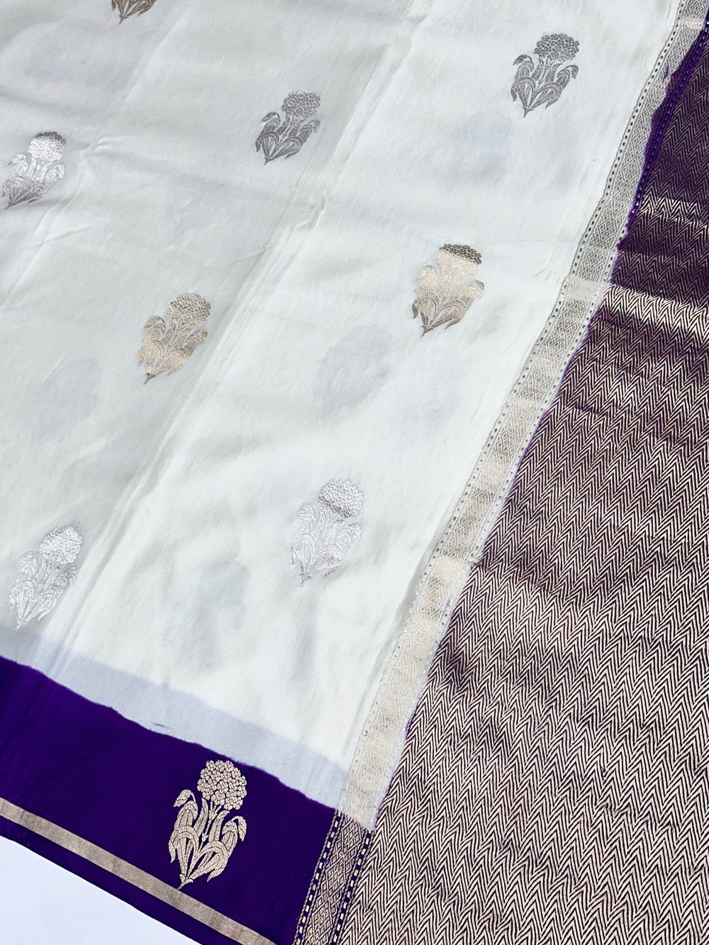 Snow White Sona Roopa Mashru Silk  Handwoven Banarasi Saree