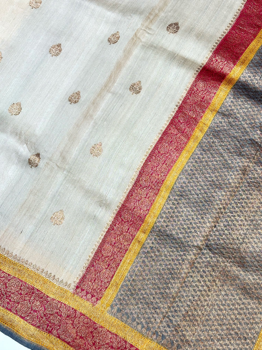 Pearl White Booti Tussar Silk Handwoven Banarasi Saree