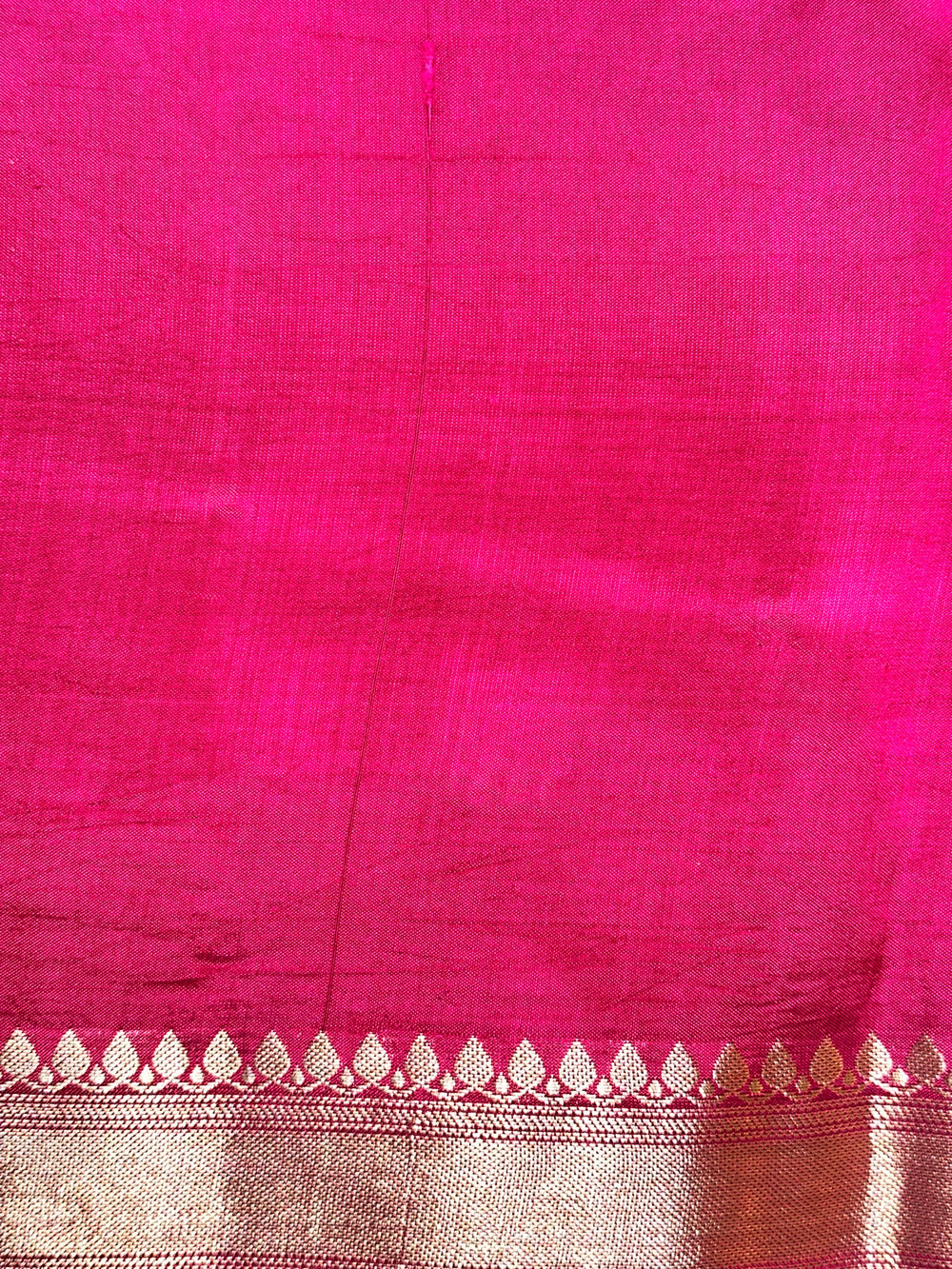 Magenta Pink Motif Soft Silk  Handwoven Banarasi Saree