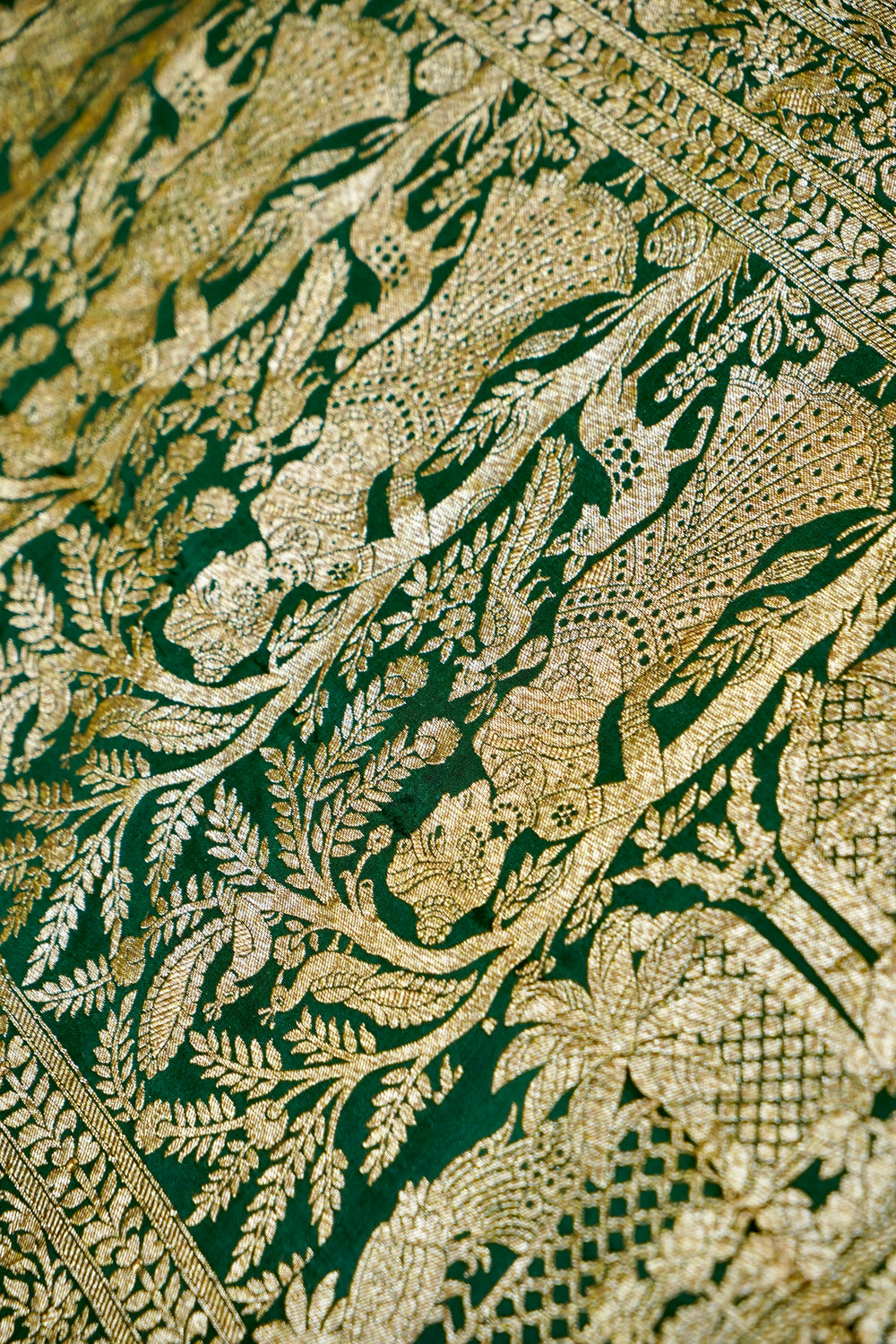 Pine Green Booti Crepe  Handwoven Banarasi Saree