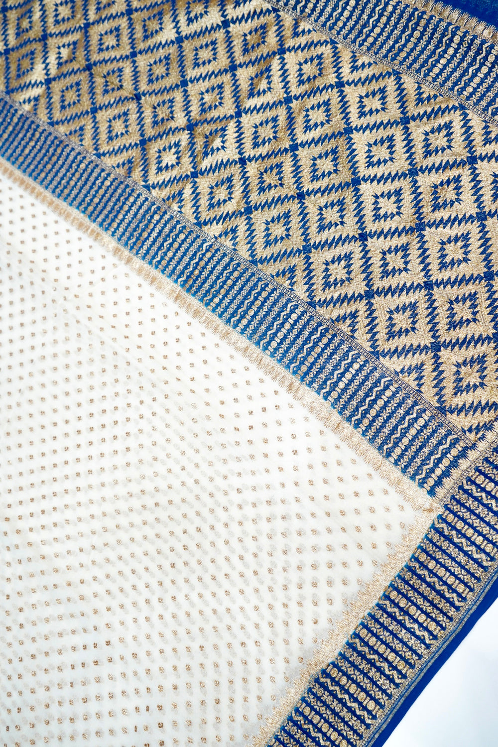 Snow White Booti Crepe  Handwoven Banarasi Saree