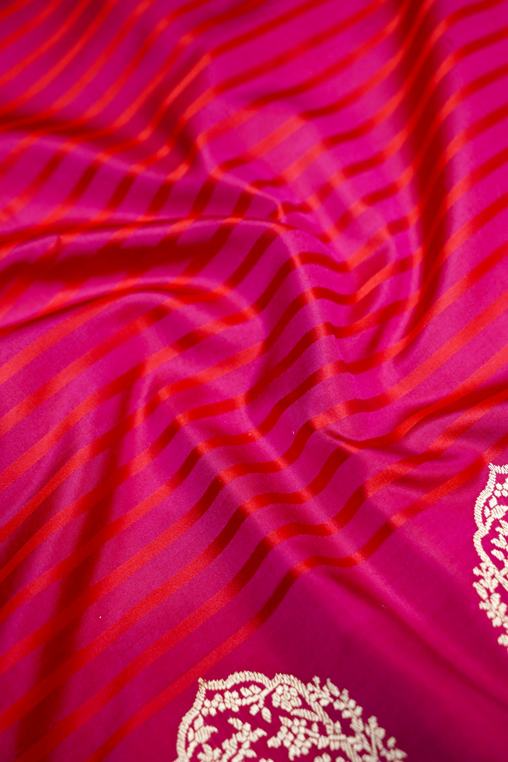 Magenta Pink Motif Mashru Silk  Handwoven Banarasi Saree