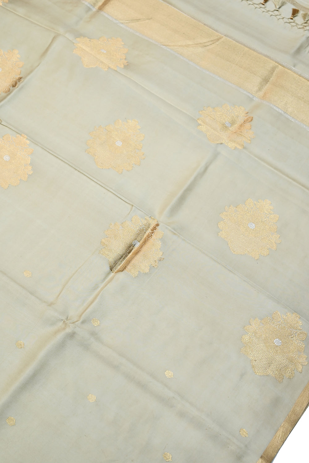 Cloud Grey Booti Katan Silk Handwoven Banarasi Saree