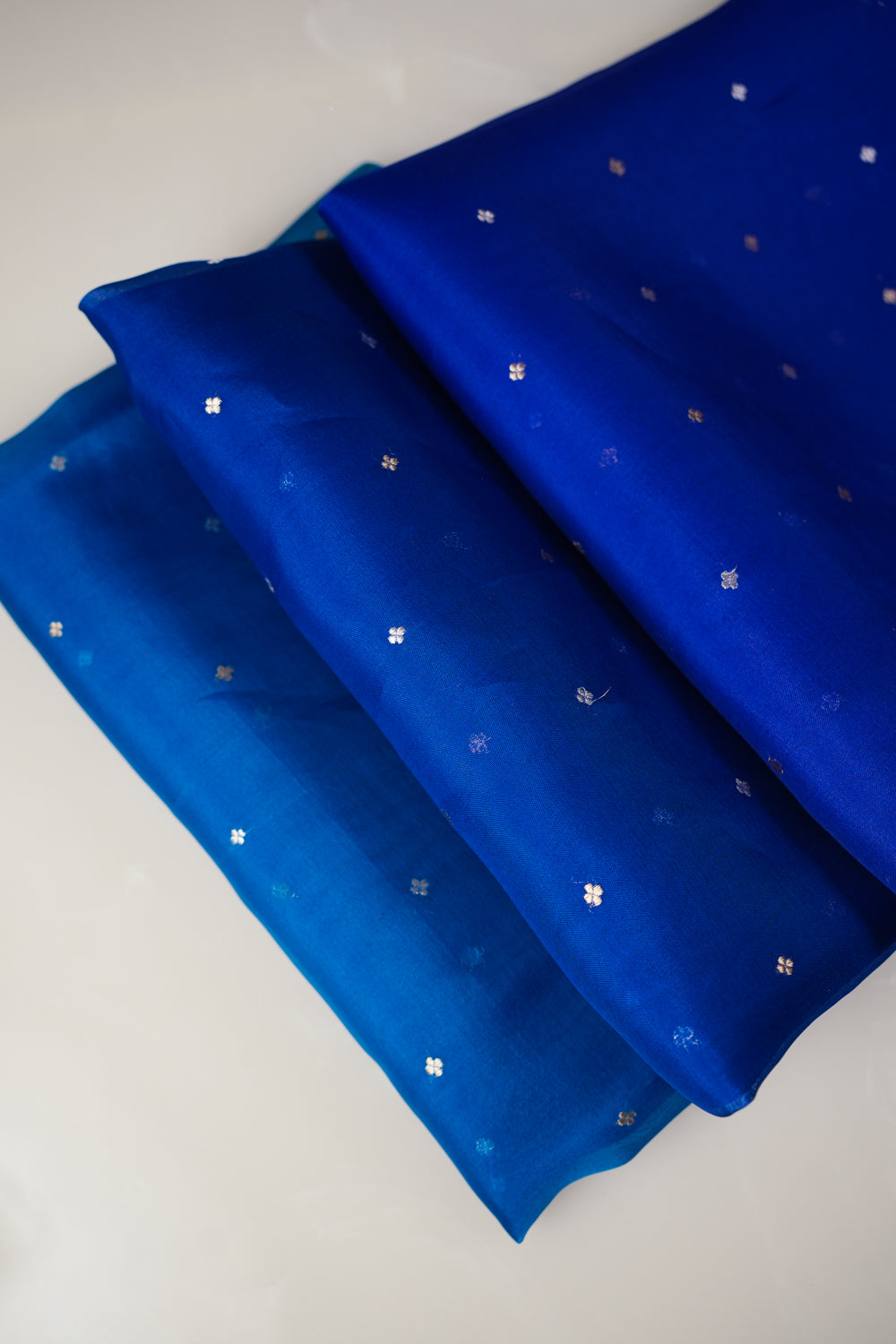 Shaded Blue Booti Breezy Organza Handwoven Banarasi Saree
