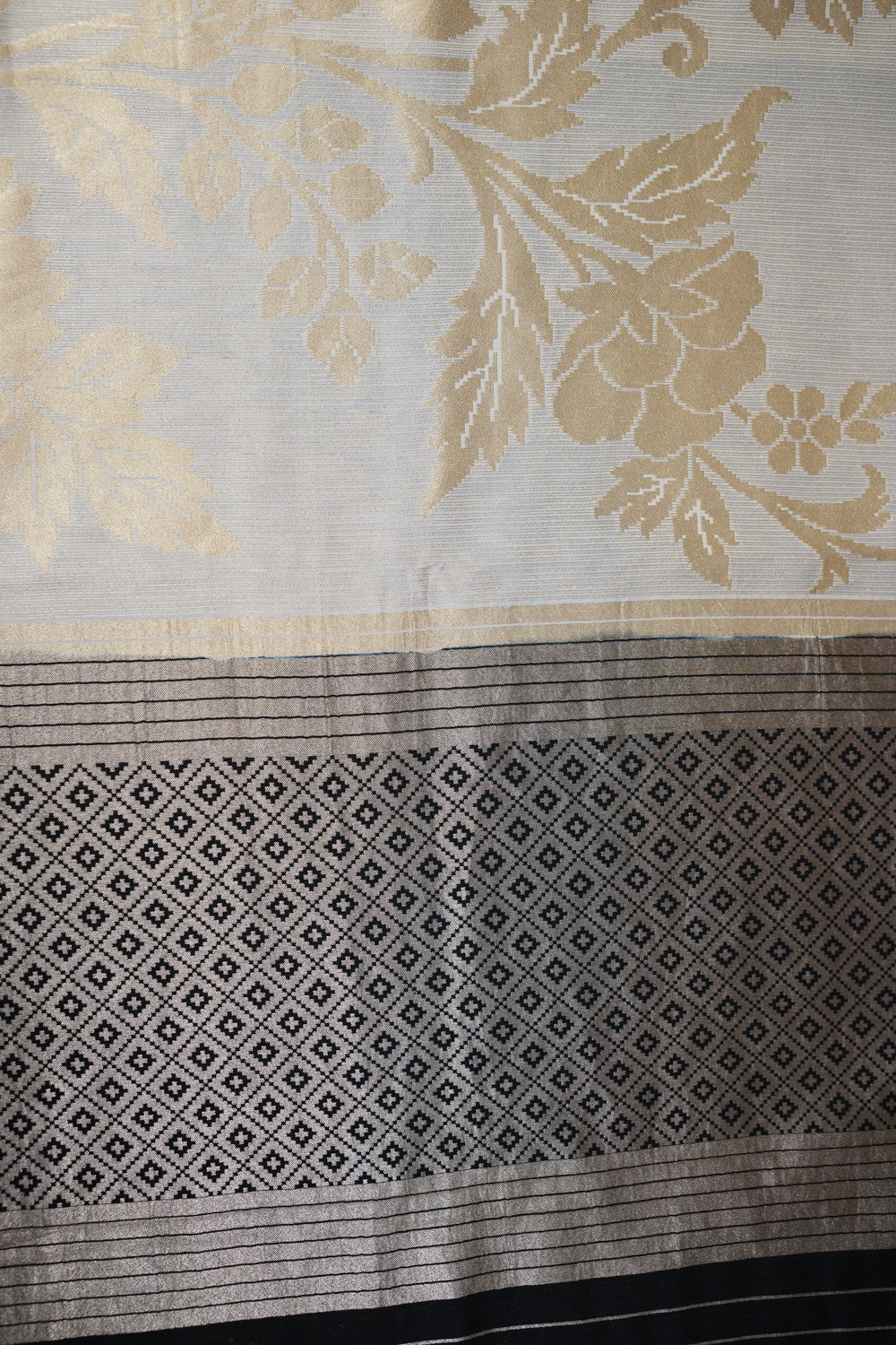 Pearl White Floral Moonga Silk Handwoven Banarasi Saree