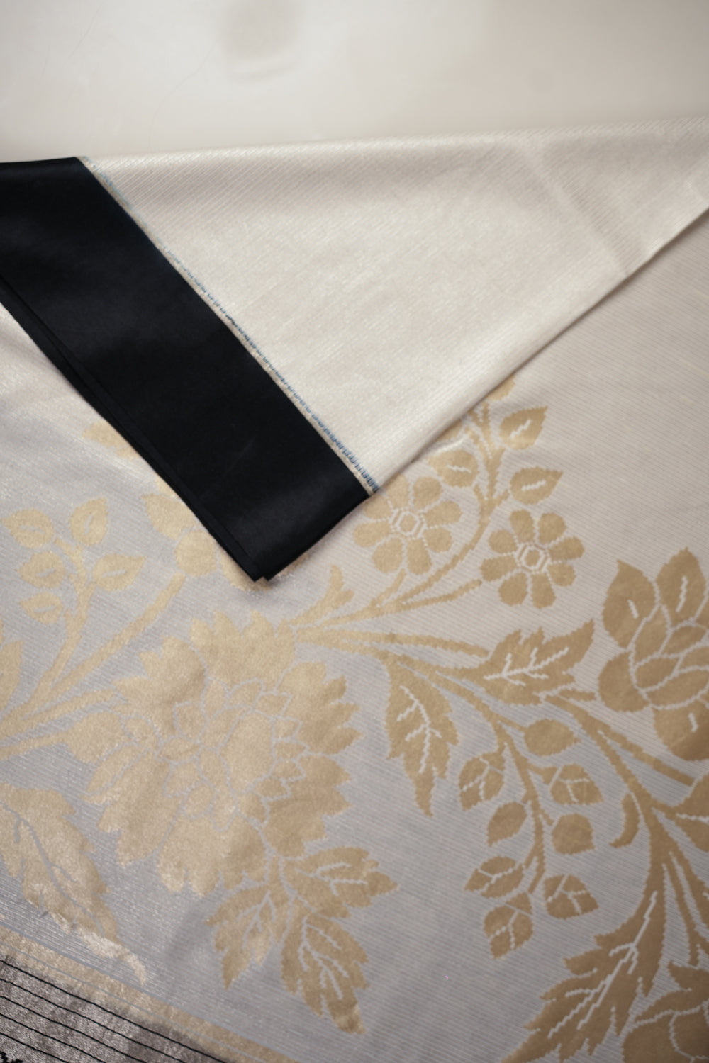 Pearl White Floral Moonga Silk Handwoven Banarasi Saree