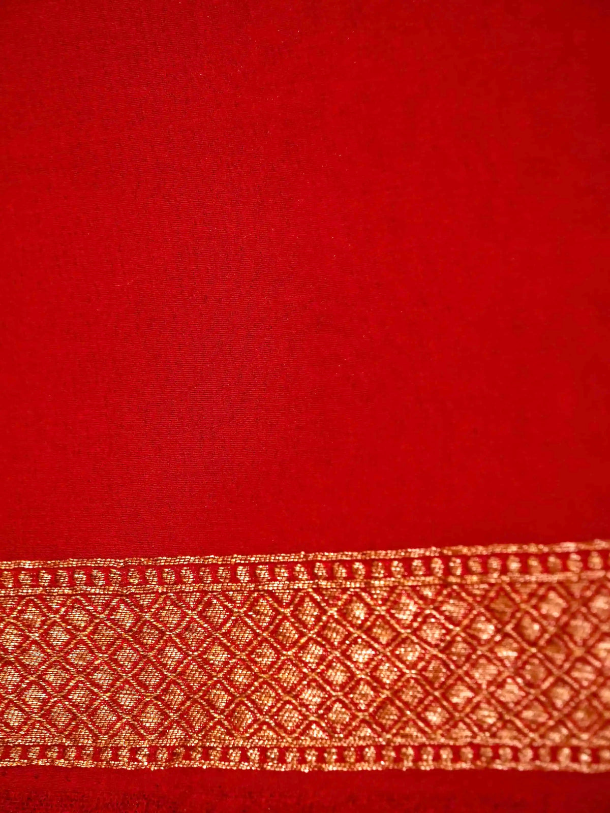 Handwoven White & Red Banaras Crepe Silk Saree