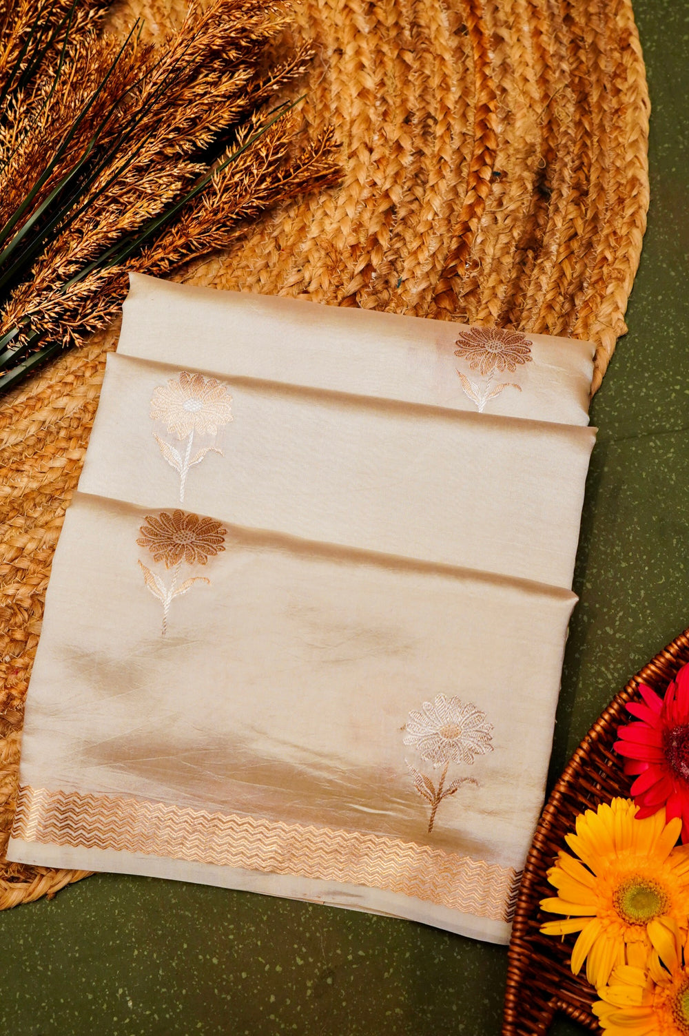Handwoven Off White Banarasi Katan Soft Silk Saree