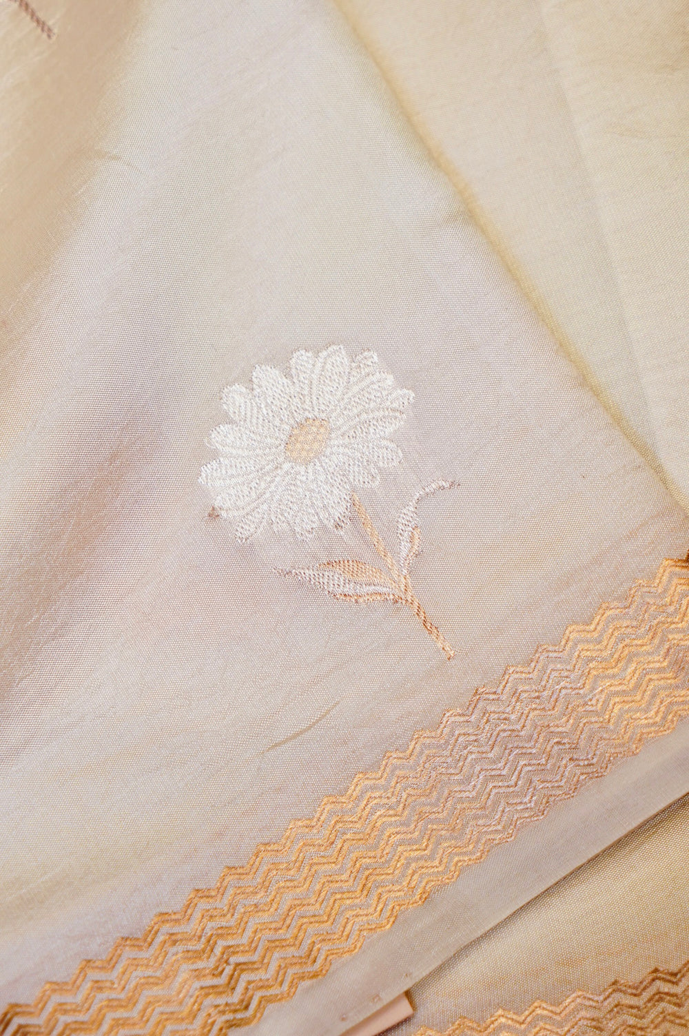 Handwoven Off White Banarasi Katan Soft Silk Saree