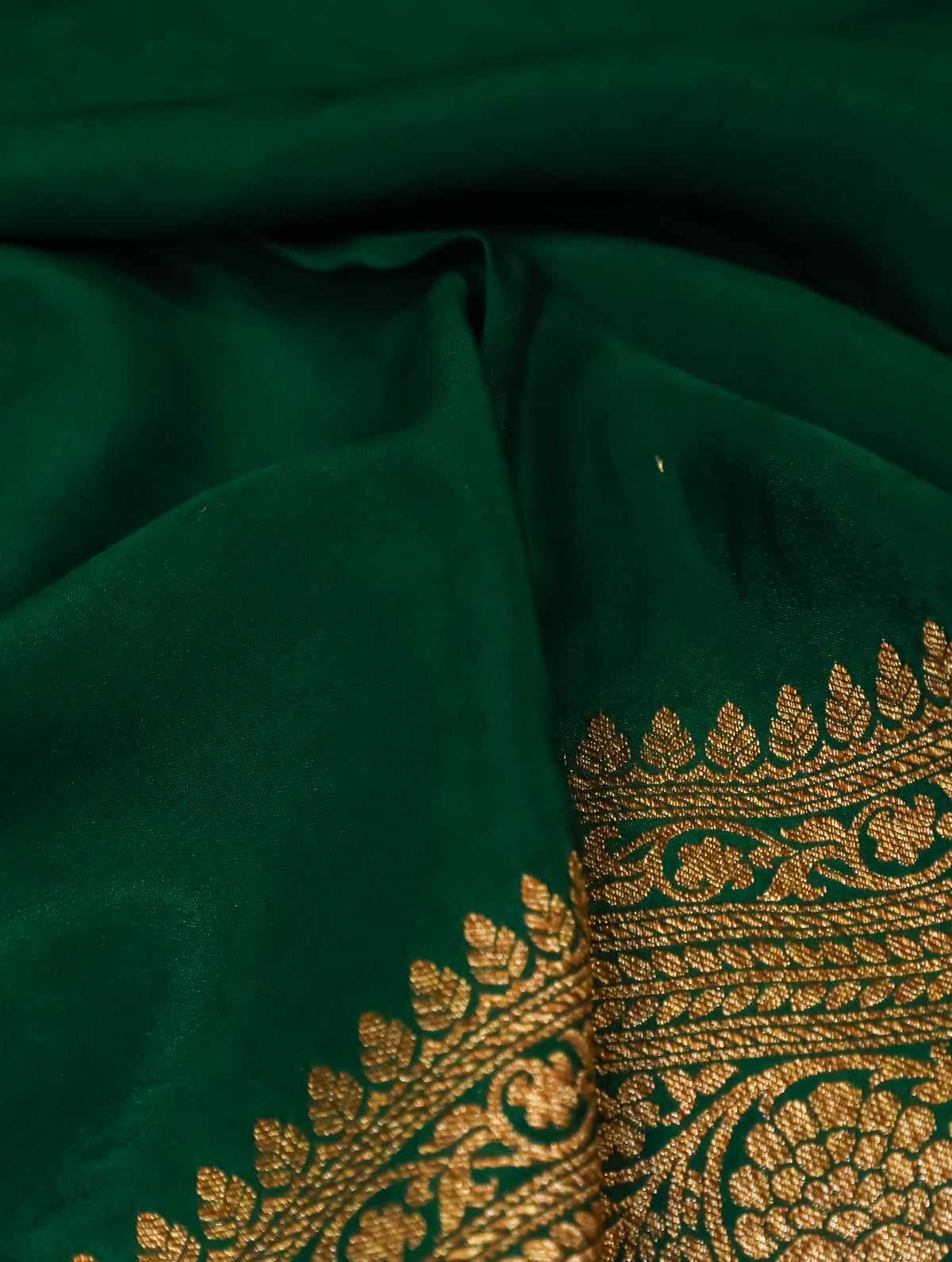 Handwoven Bottle Green Banarasi Crepe Silk Saree