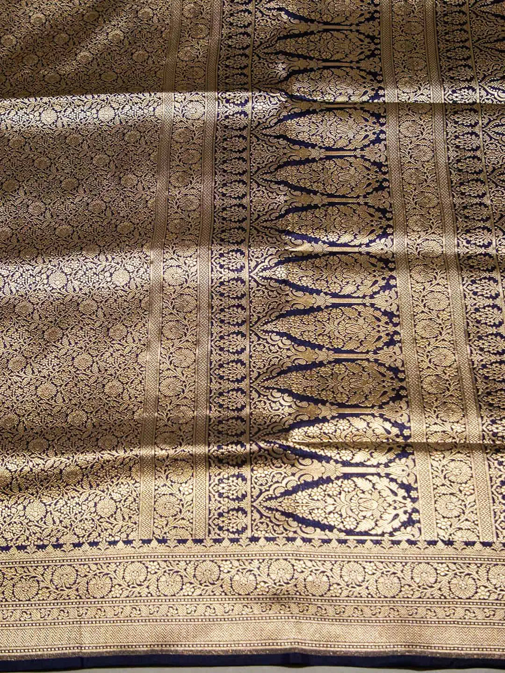 Handwoven Navy Blue Banarasi Tanchoi Katan Silk Saree