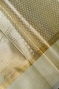 Handwoven Off White Banarasi Katan Soft Silk Saree