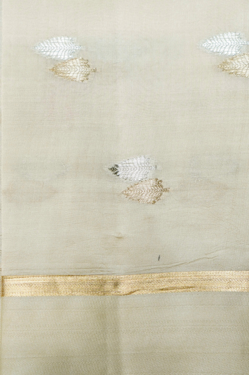 Handwoven Off White Banarasi Katan Soft Silk Saree