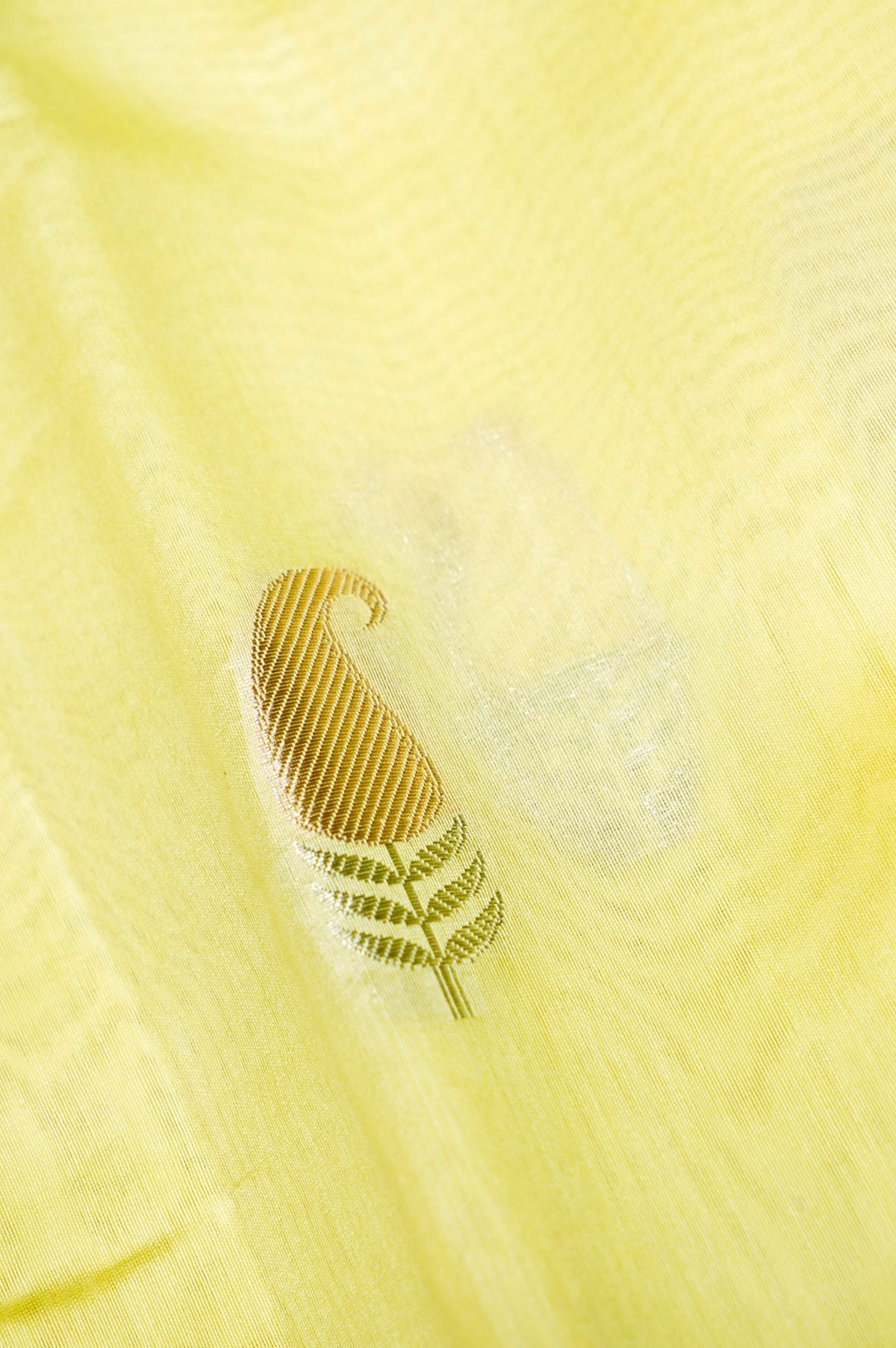 Handwoven Lemon Yellow Banarasi Katan Soft Silk Saree