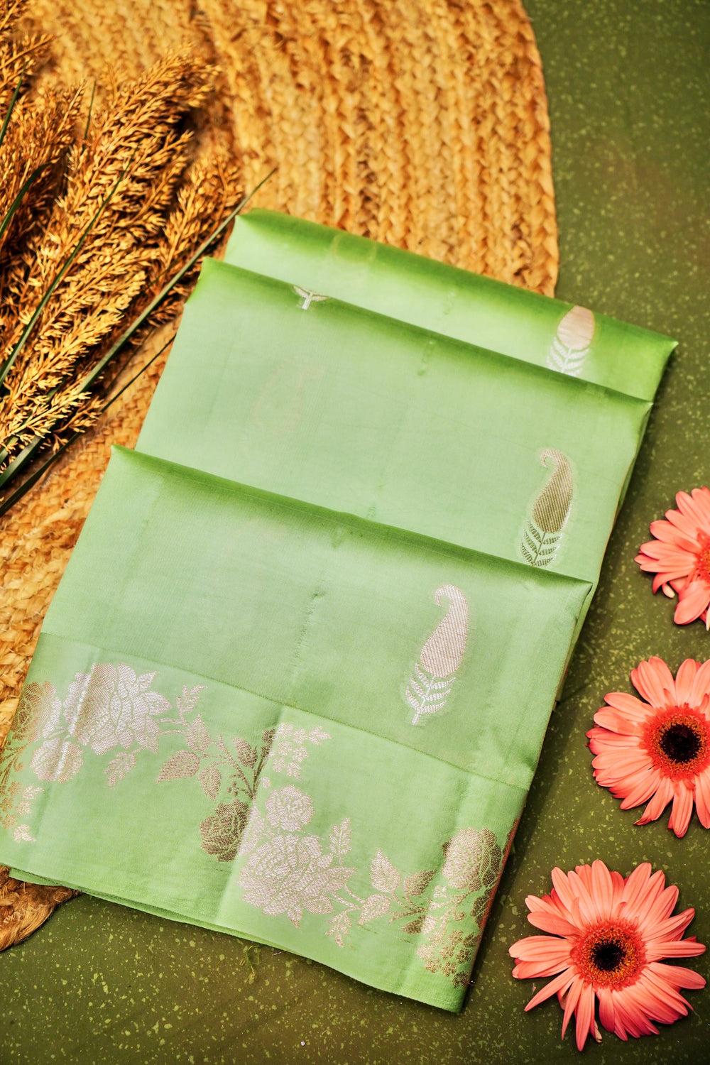Handwoven Light Green Banarasi Katan Soft Silk Saree