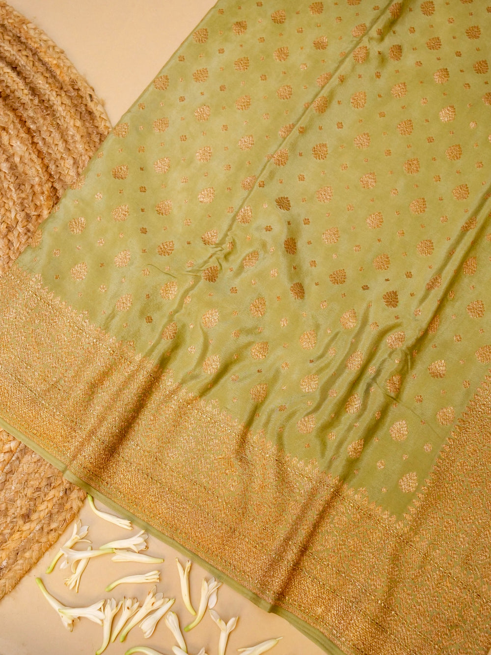 Handwoven Pista Green Banarasi Crepe Georgette Saree