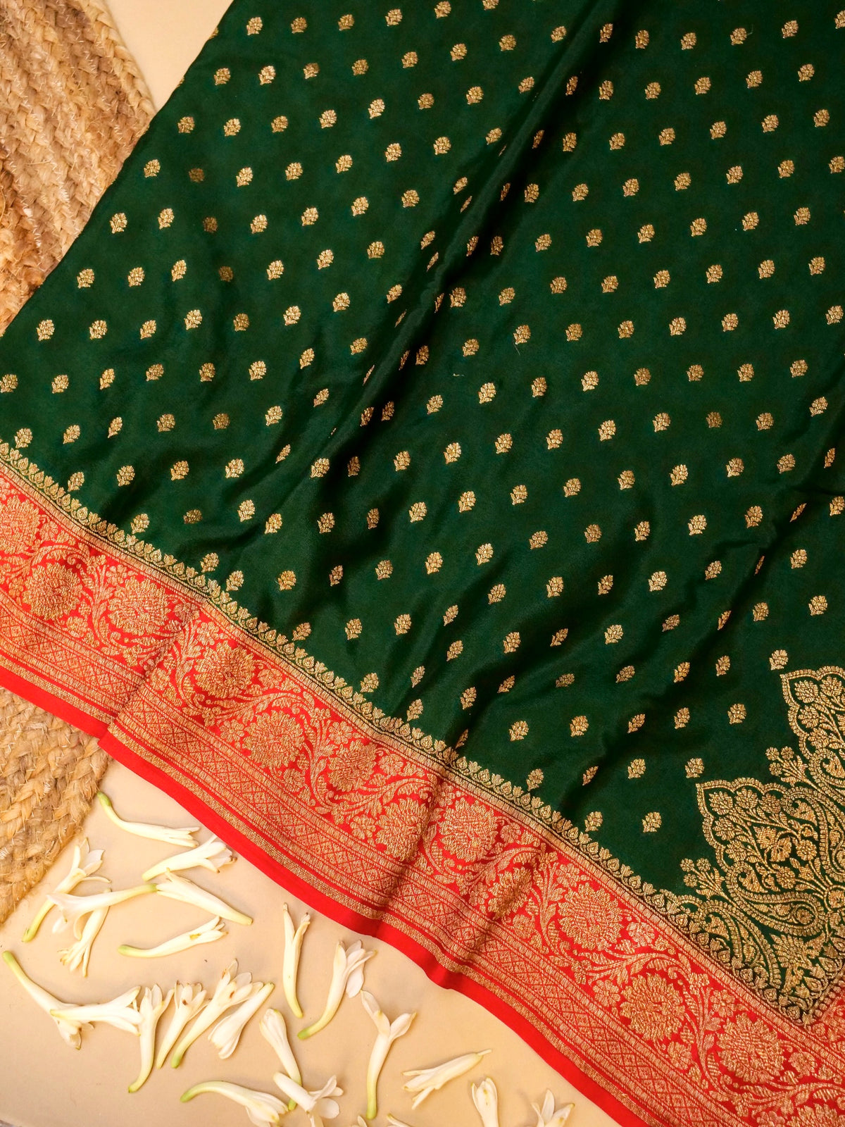 Handwoven Green Banarasi Crepe Georgette Saree