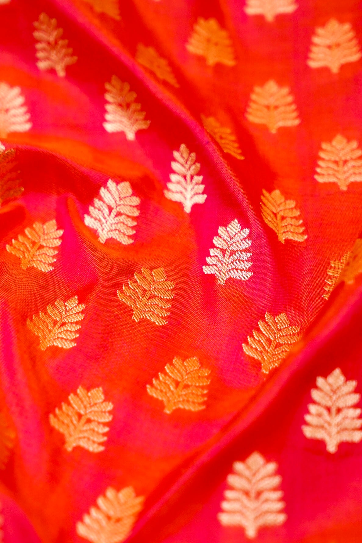 Handwoven Reddish Pink Banarasi Katan Silk Saree