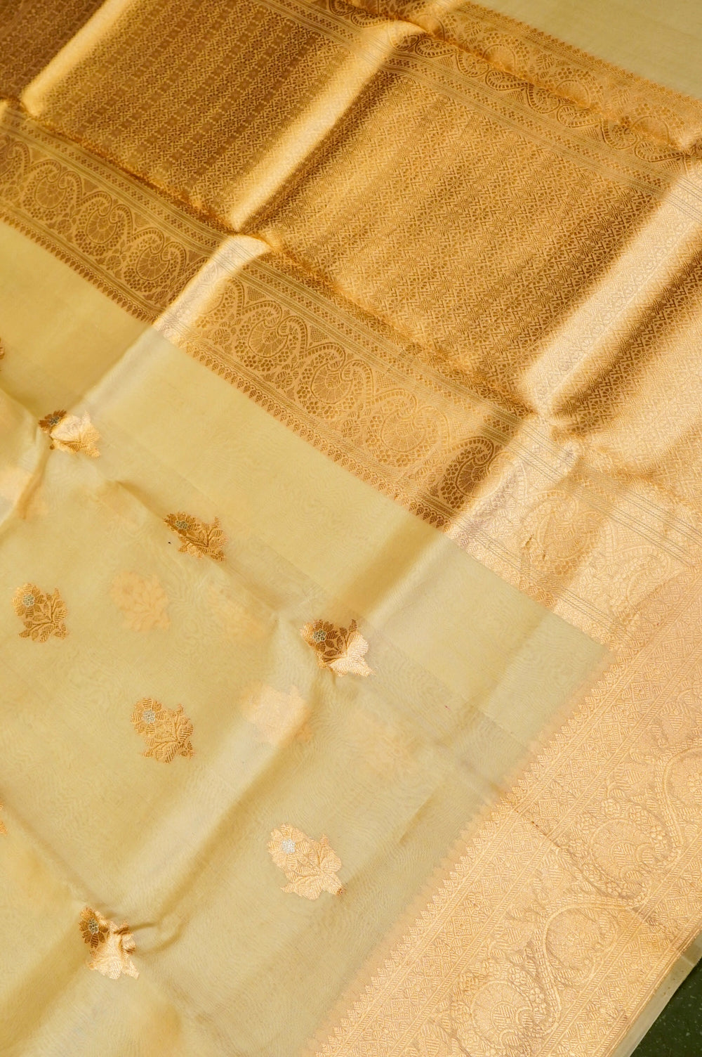 Handwoven Pastel Yellow Banarasi Organza Saree