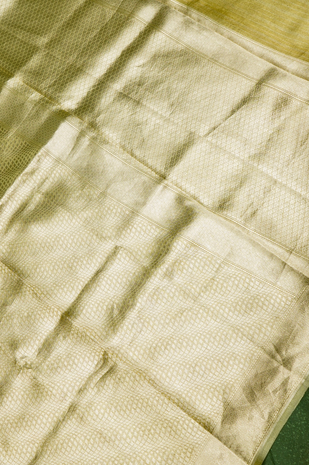 Handwoven Light Green Banarasi Katan Soft Silk Saree