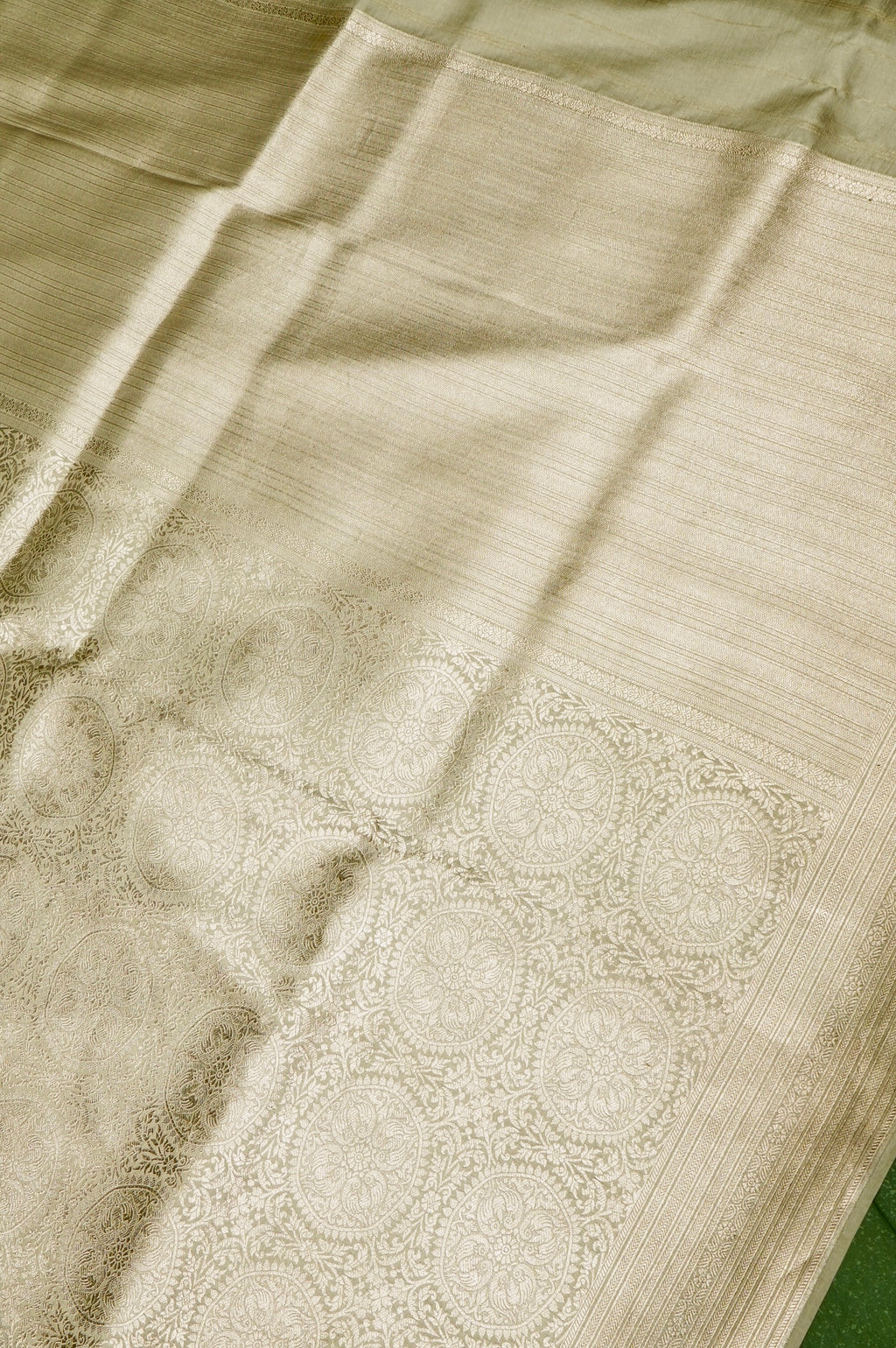 Handwoven Pista Green Banarasi Katan Soft Silk Saree