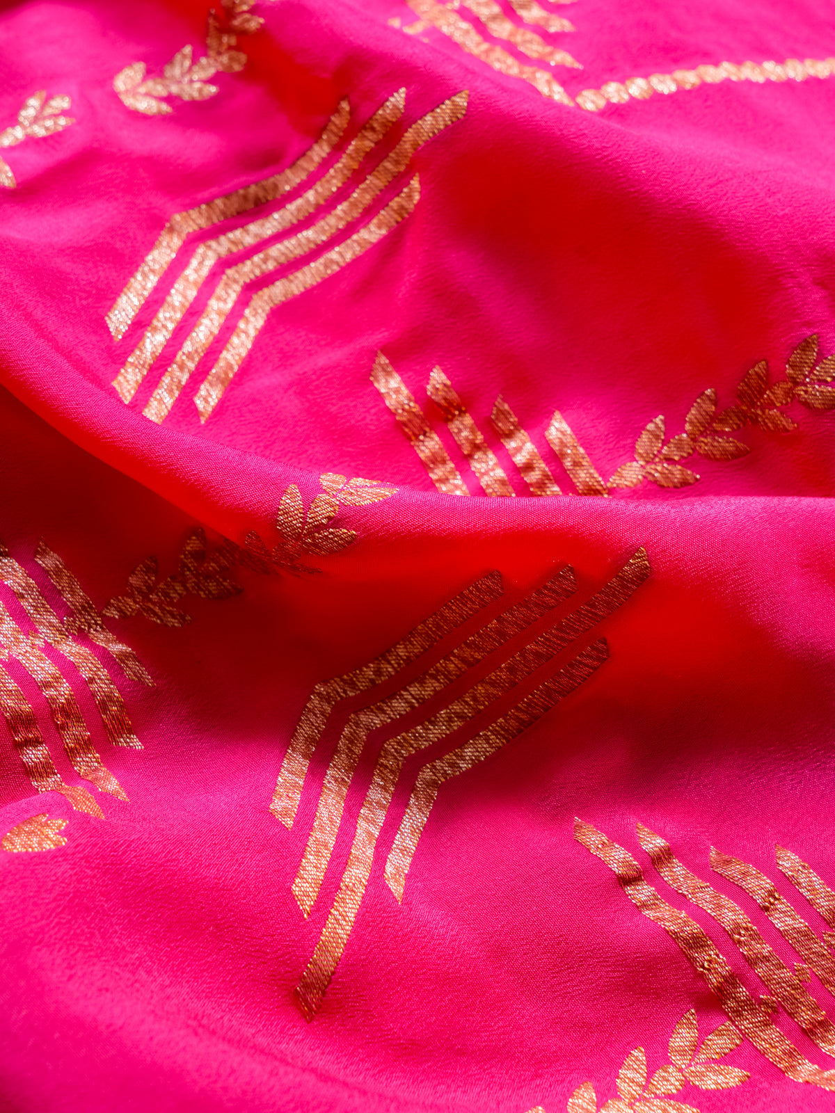 Handwoven Pink Banarasi Crepe  Georgette Saree