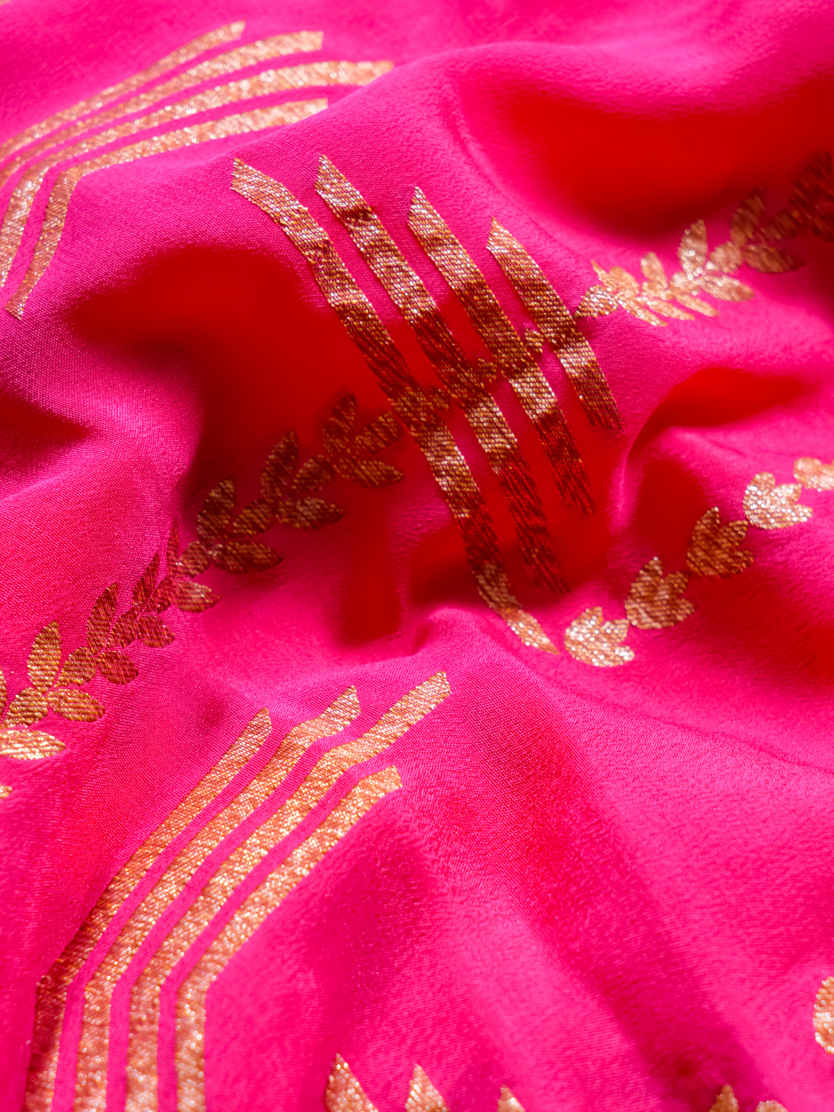 Handwoven Pink Banarasi Crepe  Georgette Saree