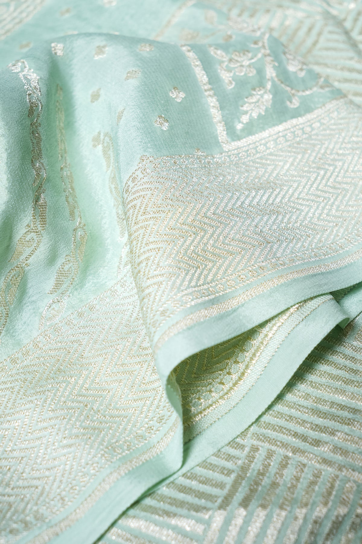 Handwoven Pastel Green Banarasi Crepe Georgette Silk Saree