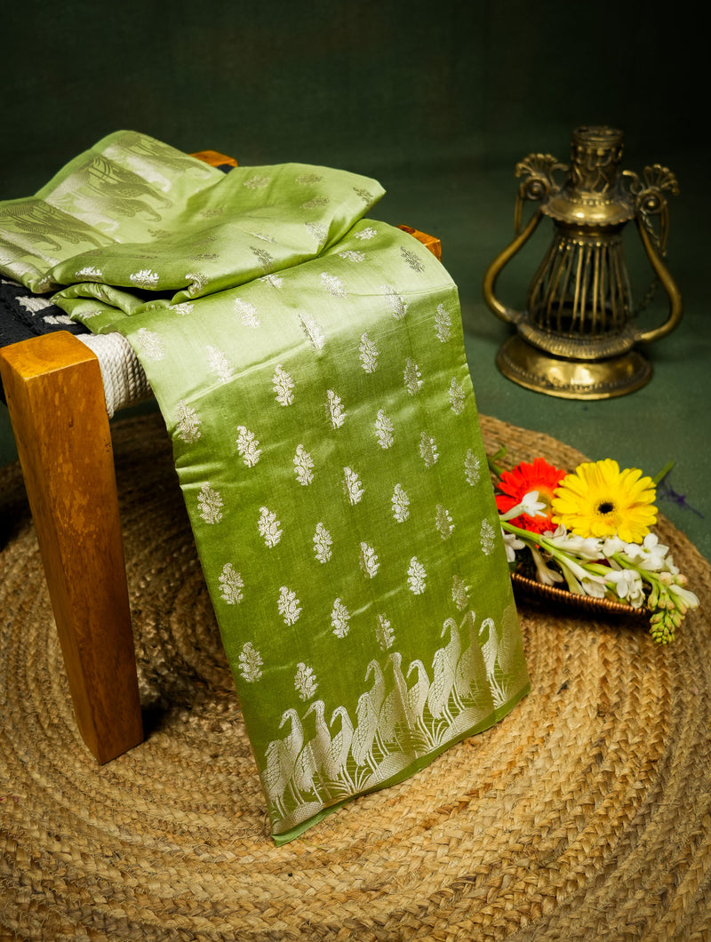 Handwoven Green Banarasi Chiniya Silk Saree