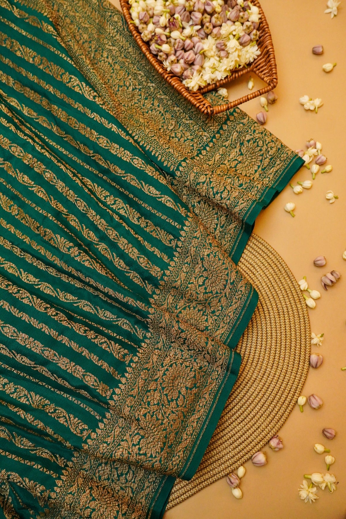 Handwoven Green Banarasi Crepe Georgette Saree