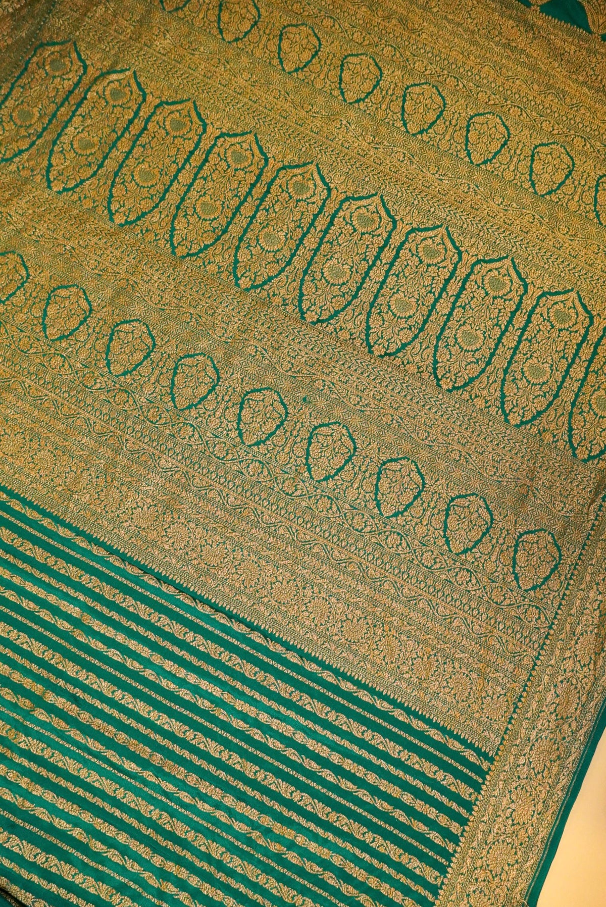 Handwoven Green Banarasi Crepe Georgette Saree