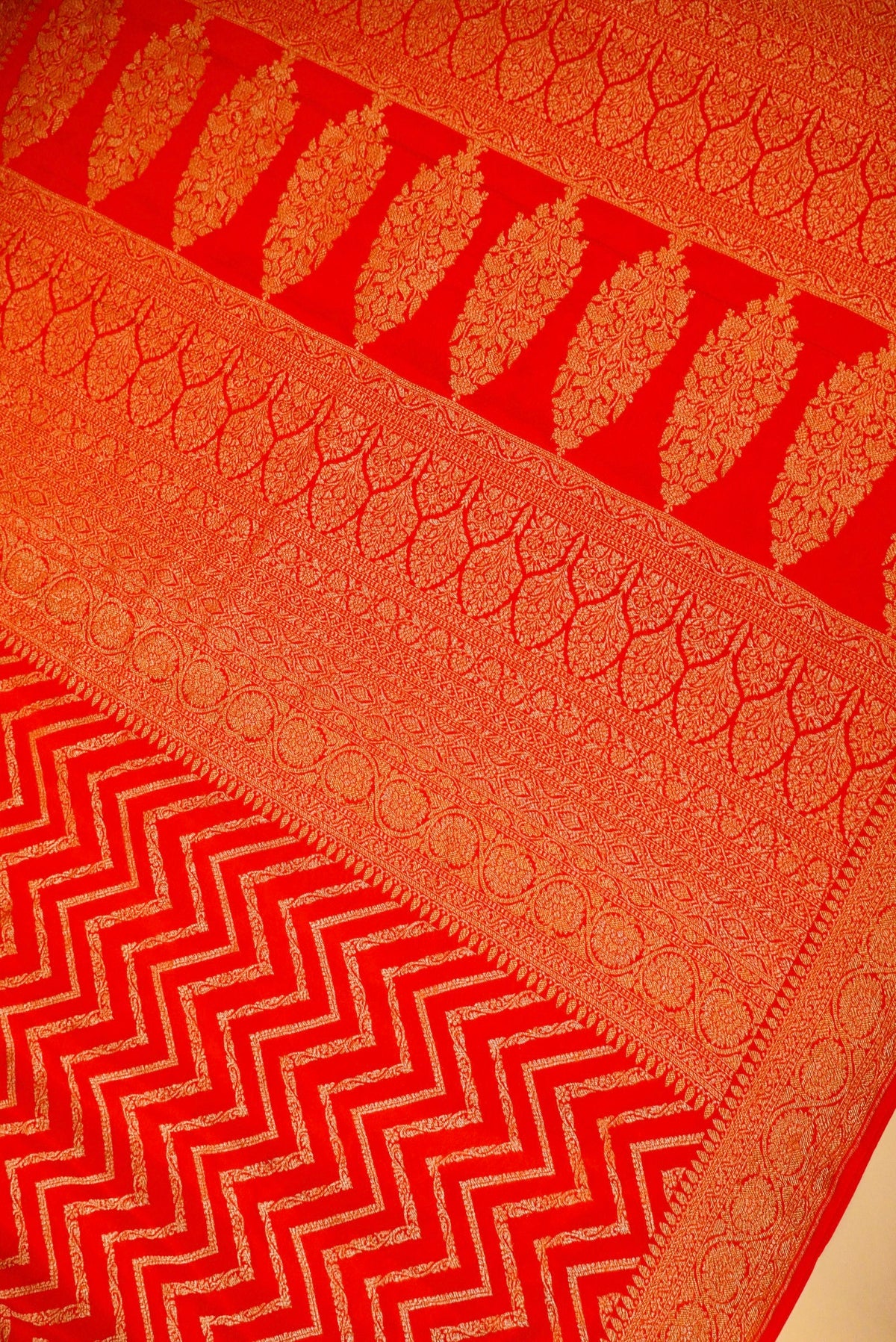 Handwoven Red  Banarasi Crepe Georgette Saree