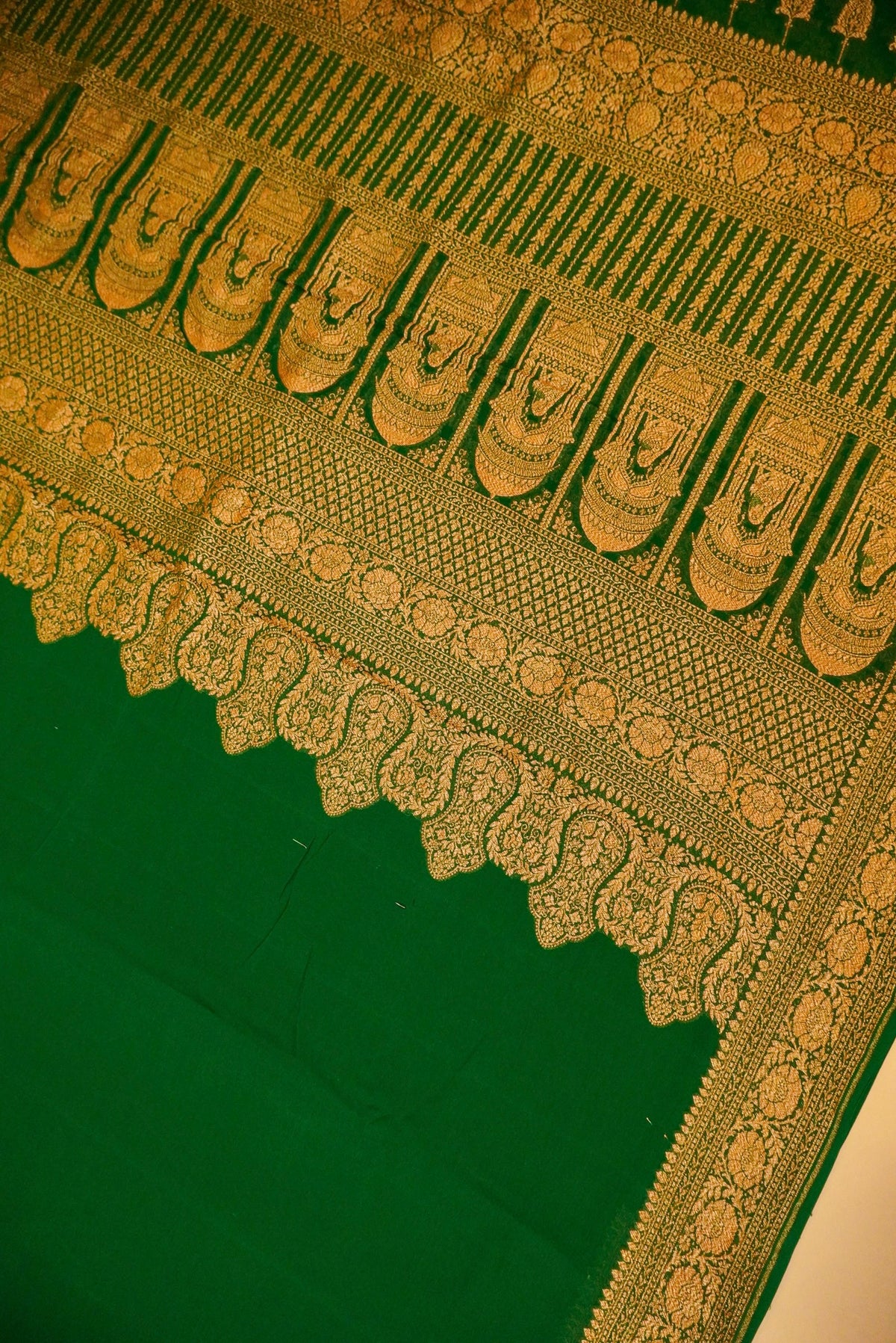 Handwoven Green Banarasi Crepe Georgette Saree