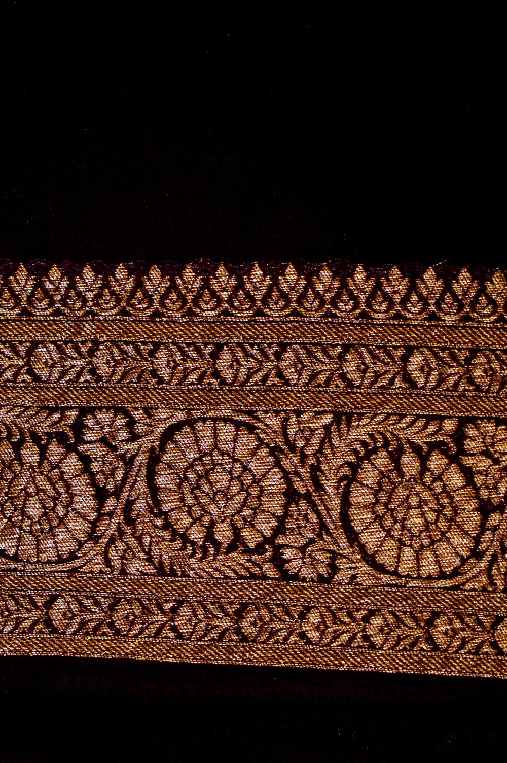 Handwoven Ivory Banarasi Crepe Georgette Saree
