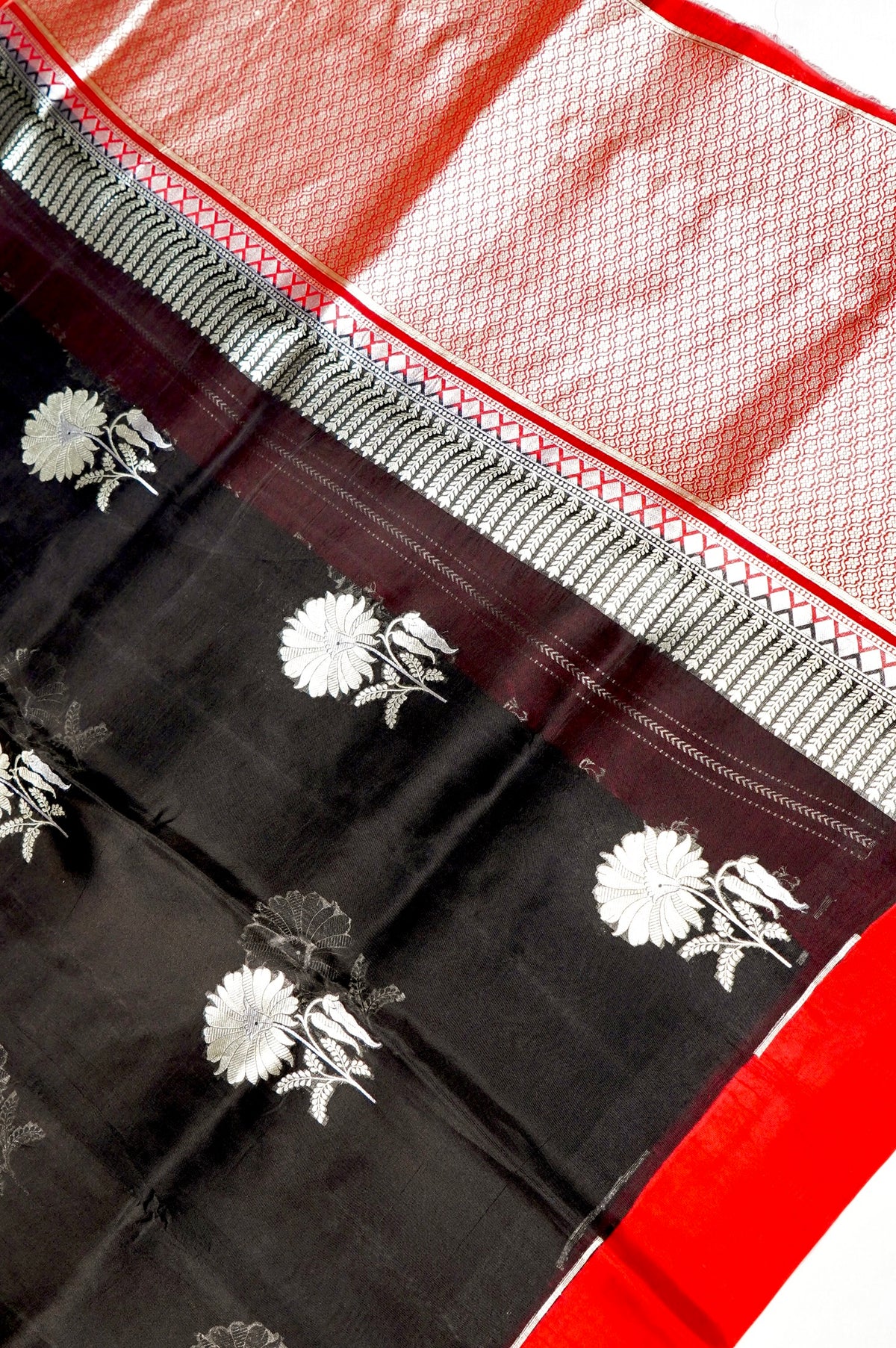 Handwoven Black Banarasi Organza  Saree