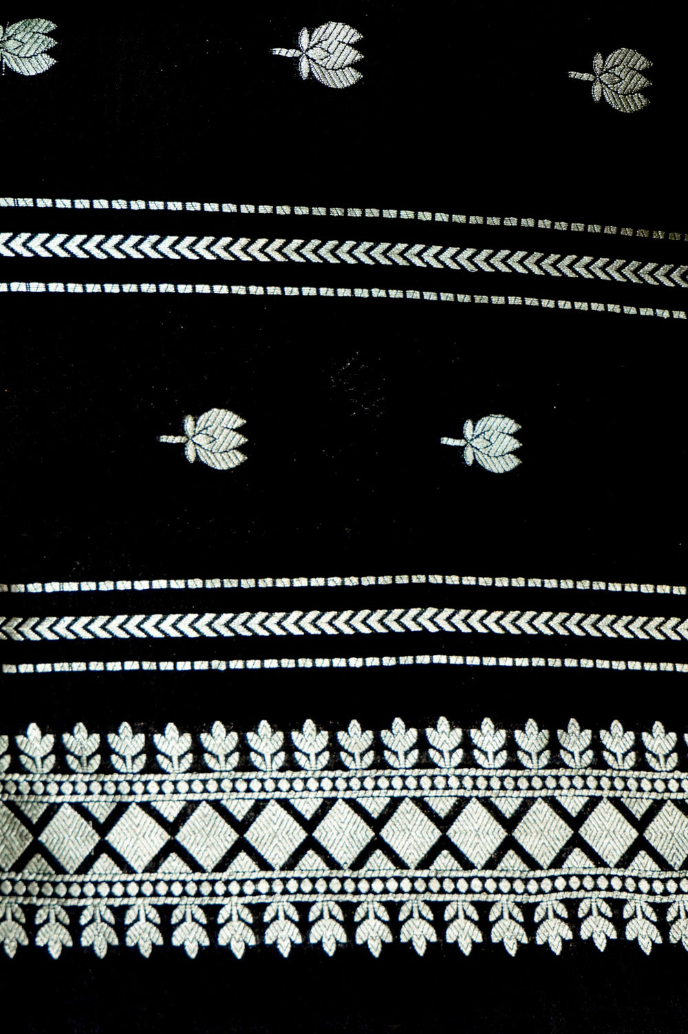 Handwoven Off White Banarasi Organza  Saree