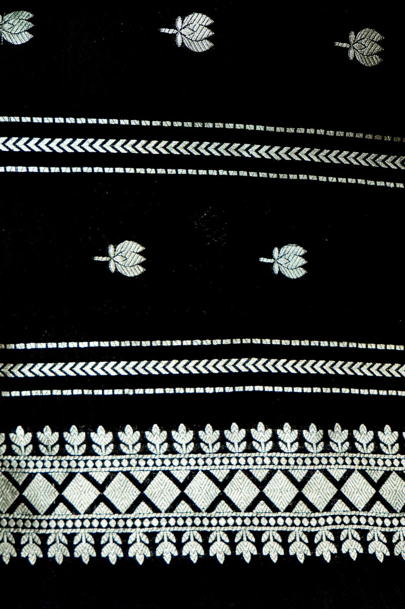 Handwoven Off White Banarasi Organza  Saree