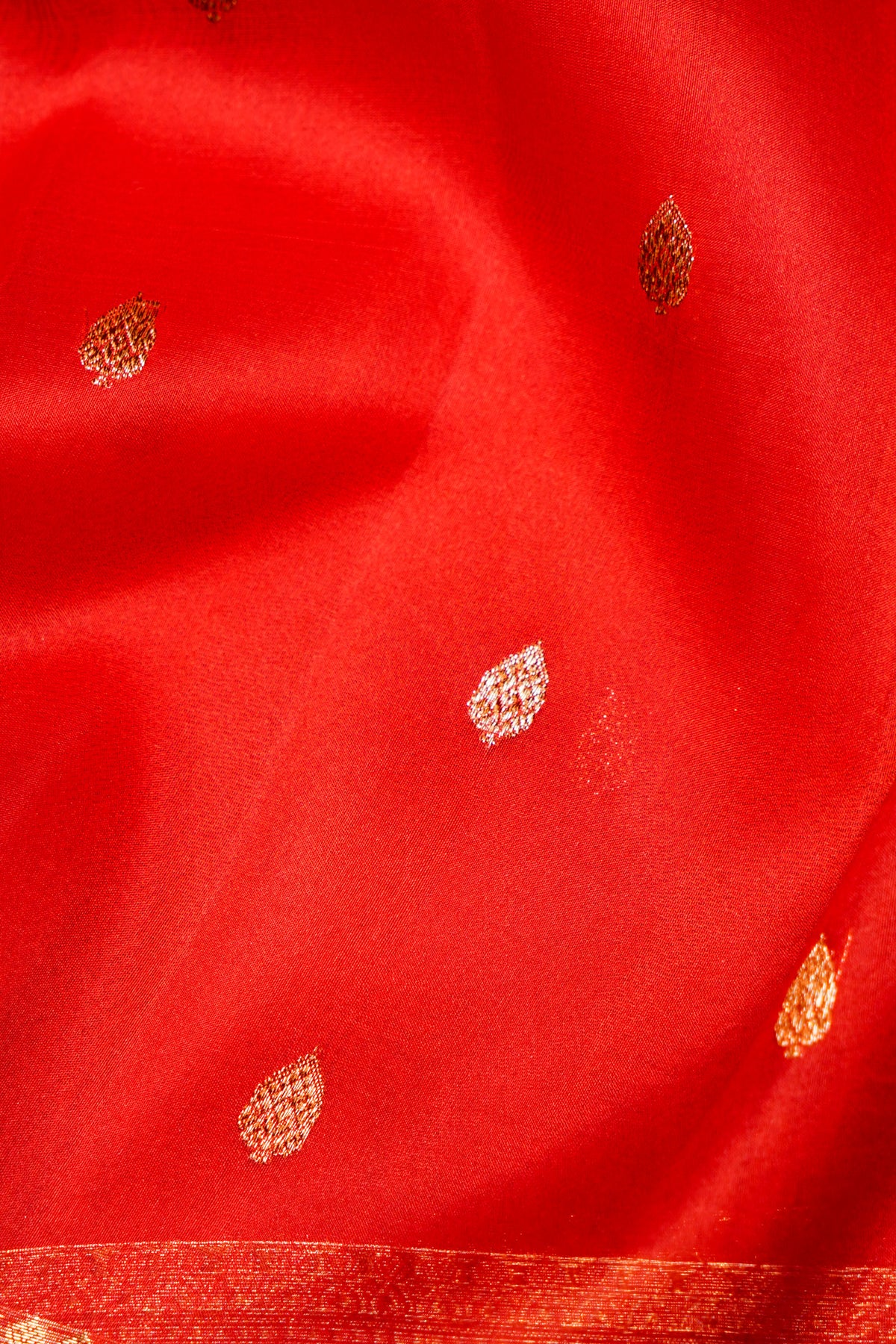Handwoven Red Banarasi Organza Saree
