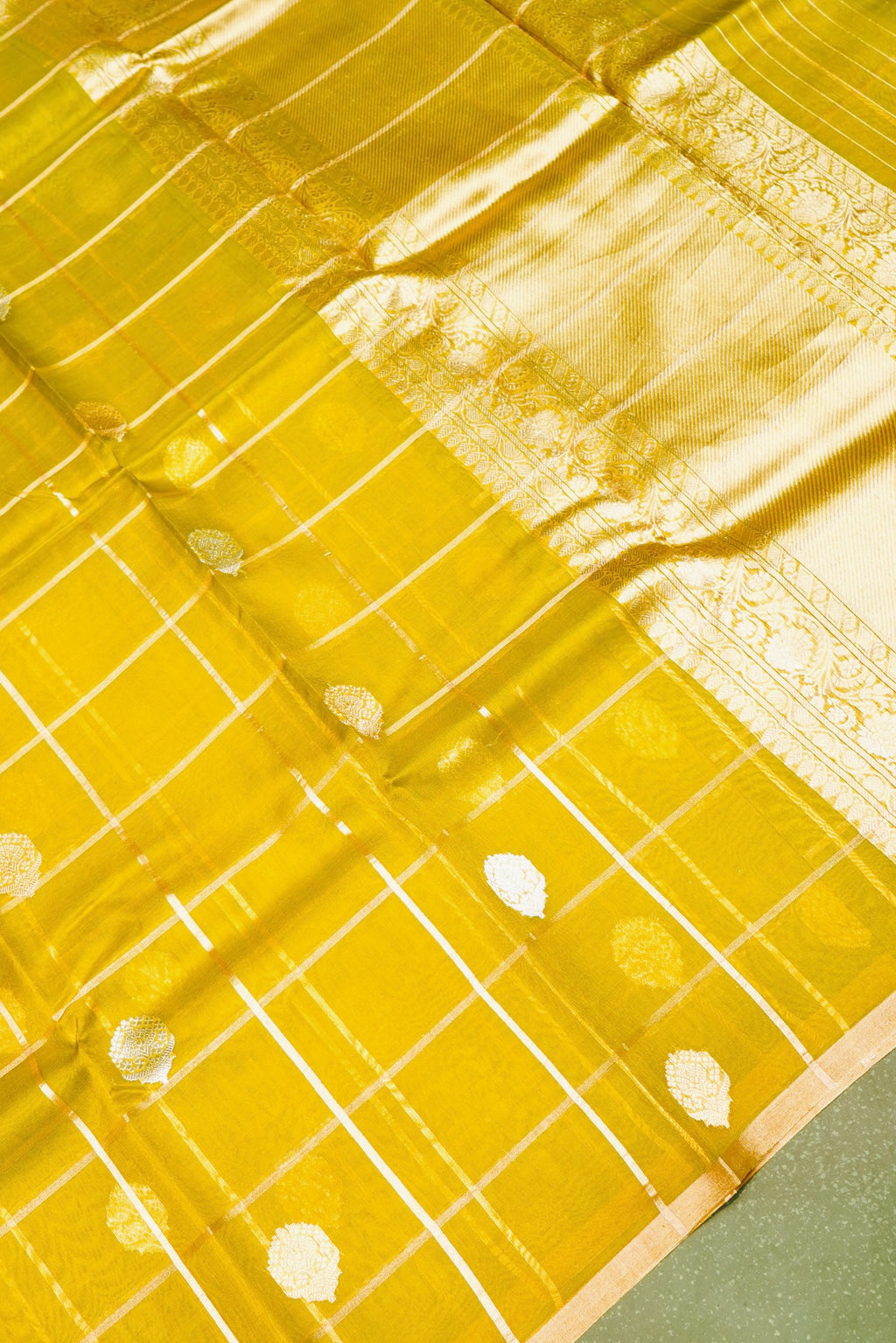 Handwoven Lemon Yellow Banarasi Organza Saree