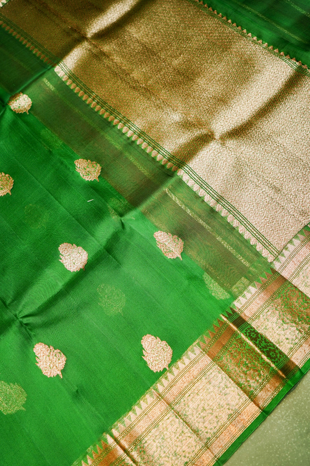 Handwoven Rama Green Banarasi Kora Silk Saree