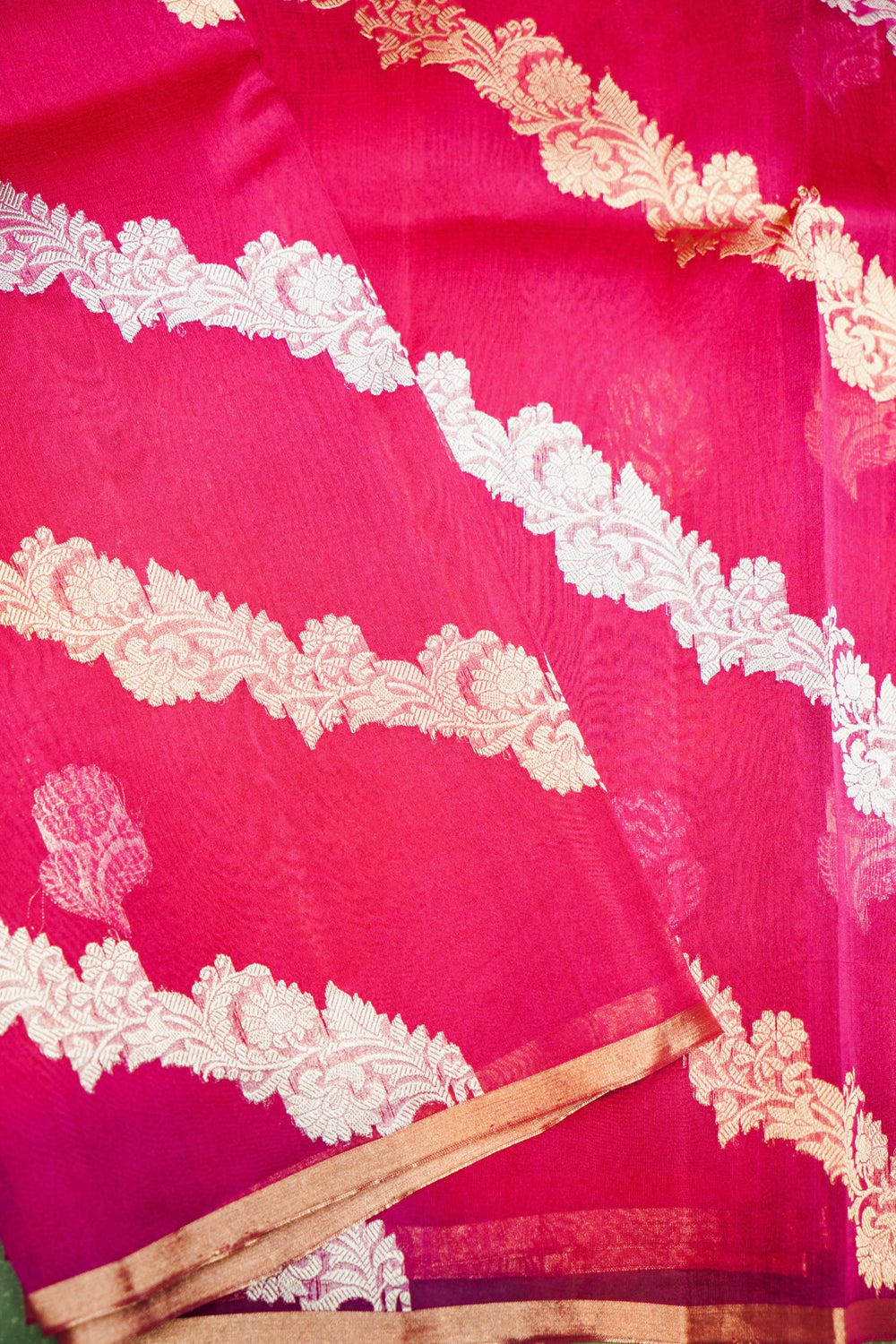 Handwoven Magenta Pink Banarasi Organza Saree