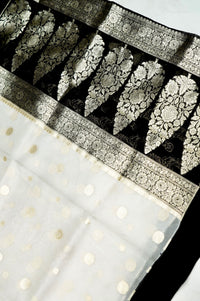Handwoven Off White Banarasi Organza  Saree