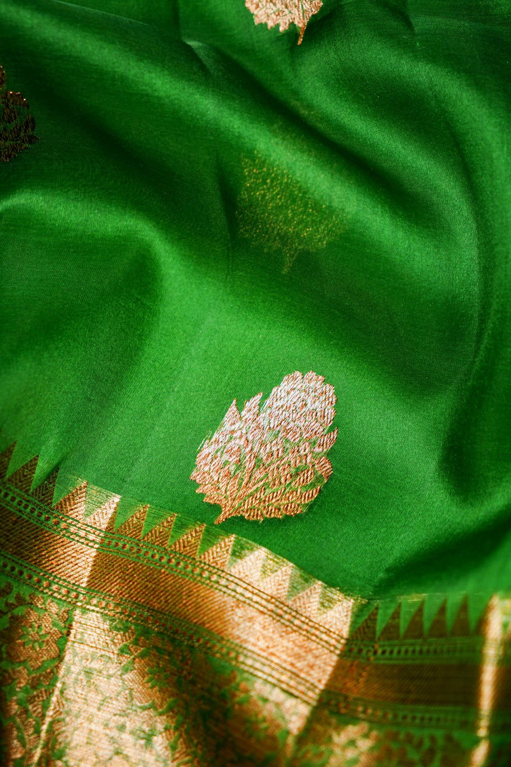 Handwoven Rama Green Banarasi Kora Silk Saree