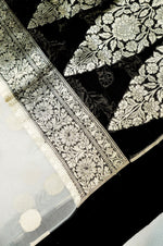 Handwoven Off White Banarasi Organza  Saree