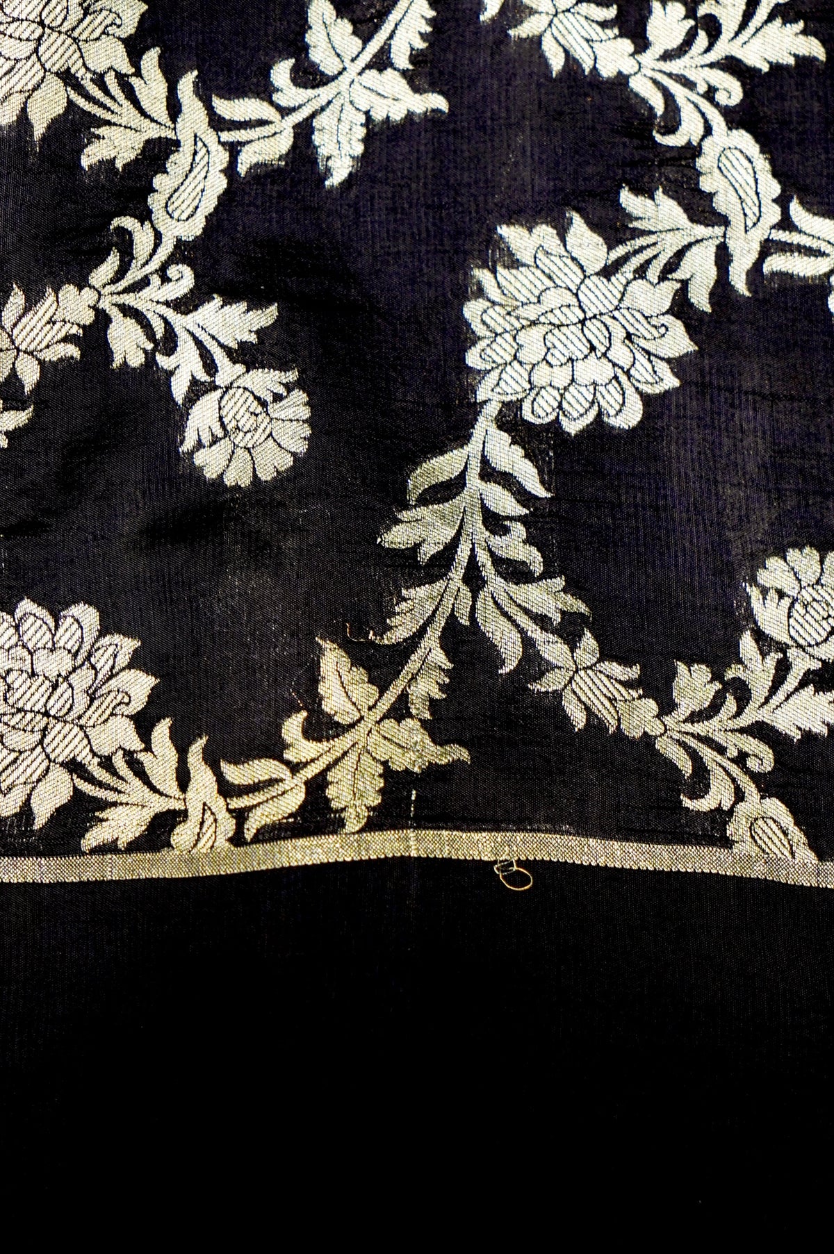 Handwoven Off White Banarasi Organza  Saree