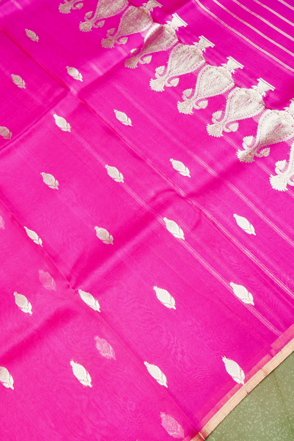 Handwoven Magenta Pink Banarasi Organza Saree