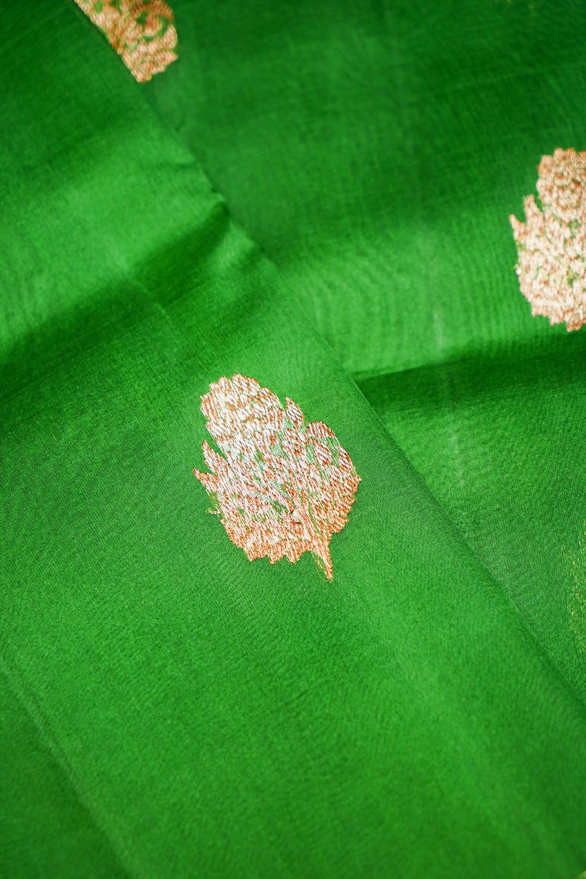 Handwoven Rama Green Banarasi Kora Silk Saree