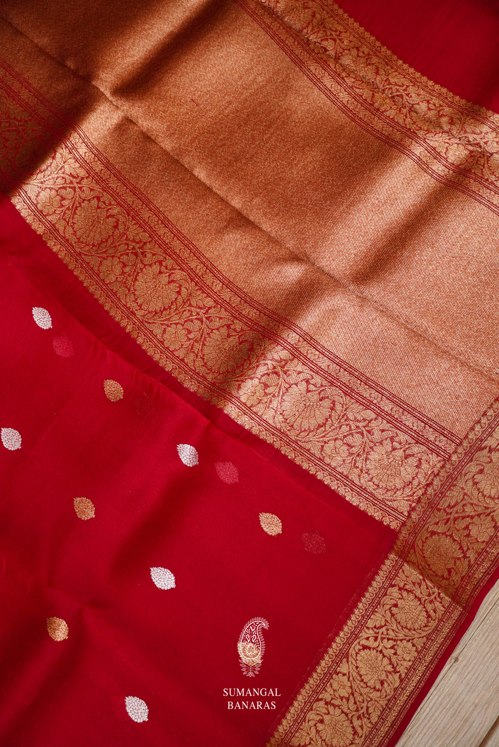 Handwoven Tomato Red Breezy Organza Saree