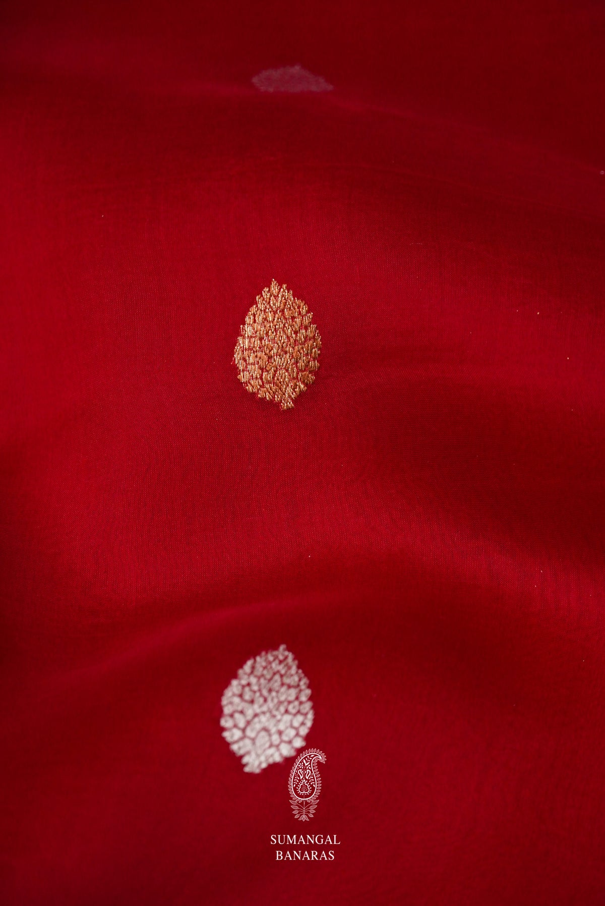 Handwoven Tomato Red Breezy Organza Saree